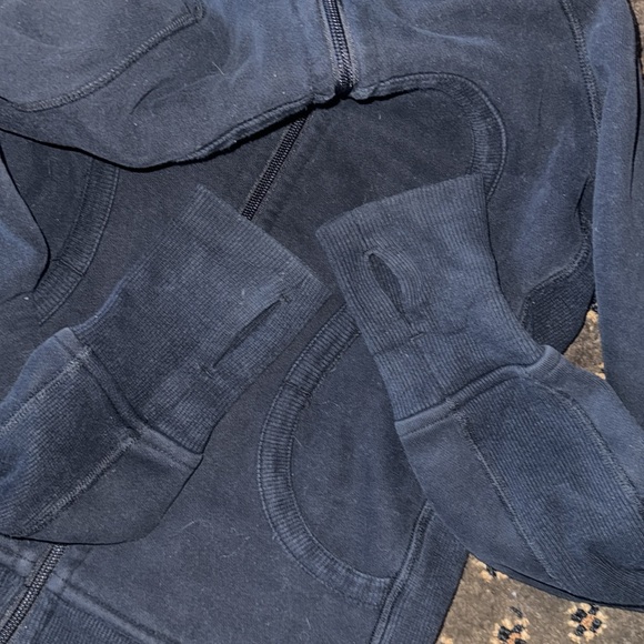 Lulu lemon zip up jacket - Picture 3 of 5